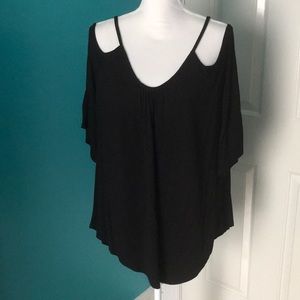 Black cold shoulder top in 1X